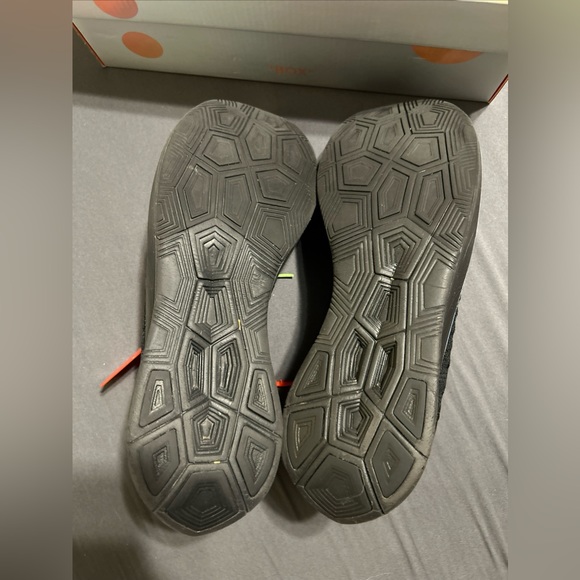 Nike Zoom Fly Mercurial Flyknit x
OFF-WHITE Black 2018 Men's 11.5.
AO2115-001 - Picture 6 of 11